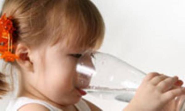 کاهش آب بدن کودک