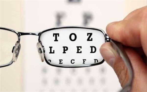 تور دوحه: استقبال میانسالان از قطره چشم به جای عینک