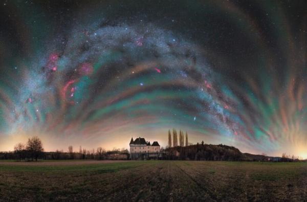 تصویر روز ناسا: آسمان شب فرانسه چرا می درخشد؟